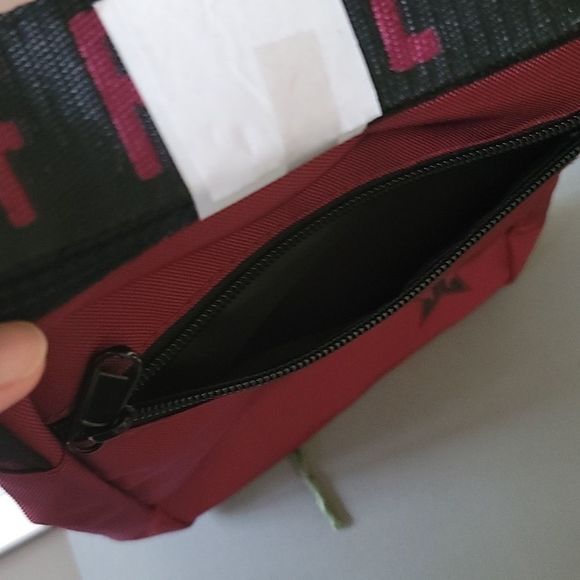 Jeffree Star Cosmetics * Burgundy Side Bag * Limited Edition * Valentine's 2020 - Picture 4 of 6